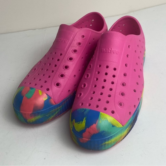 Native Shock Pink and colorful  Marbled Jefferson Shoes size 3 - Picture 2 of 6